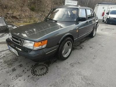 Begagnad Saab 900 140 HK (102 kW) 1988 Mörkgrå Halvkombi