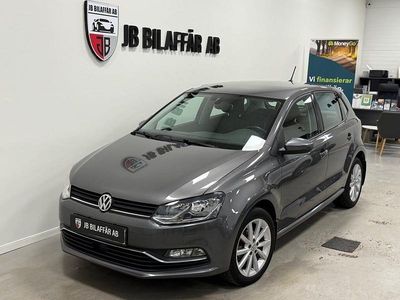 Mörkgrå (grå) Begagnad 2015 VW Polo Halvkombi | 139 700 kr (Marknadspris)
