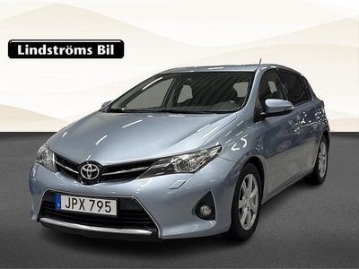 Begagnad Toyota Auris Edition 125 HK (91 kW) 2014 Ljusblå Halvkombi