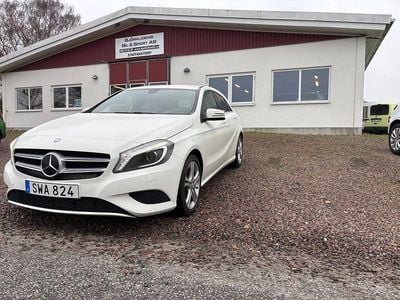 Begagnad Mercedes A200 Urban 136 HK (100 kW) 2014 Vit Halvkombi