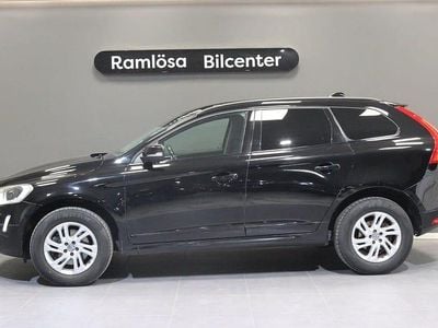 Svart Begagnad 2015 Volvo XC60 Momentum SUV | 99 900 kr (Marknadspris)