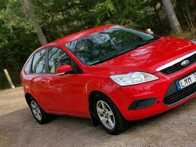 Röd Begagnad 2010 Ford Focus Trend Halvkombi | 37 000 kr (Lite dyr)