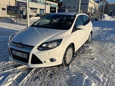 Vit Begagnad 2013 Ford Focus Titanium Kombi | 59 900 kr (Marknadspris)