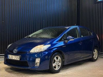 Begagnad Toyota Prius 136 HK (100 kW) 2011 Mörkblå Halvkombi