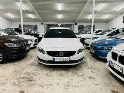 Begagnad Volvo V60 Momentum 181 HK (133 kW) 2014 Vit Kombi