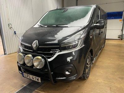 Svart metallic Begagnad 2021 Renault Trafic Minibuss | 309 000 kr