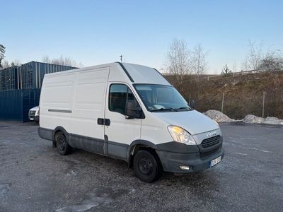 begagnad Iveco Daily 35S13 Skåpbil 2.3 Multijet II Euro 5