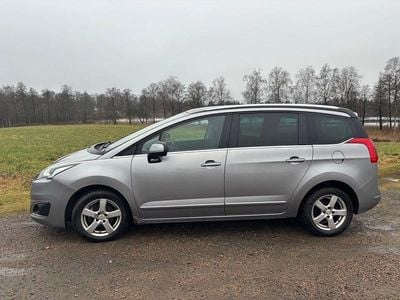 Begagnad Peugeot 5008 114 HK (83 kW) 2013 Minibuss