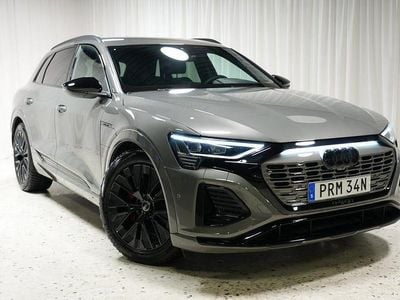 Grå Begagnad 2024 Audi Q8 e-tron S-Line SUV | 799 900 kr