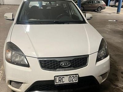 Begagnad Kia Rio 97 HK (71 kW) 2011 Vit
