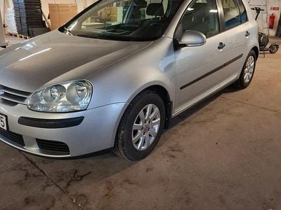 Silver Begagnad 2005 VW Golf V Comfortline Halvkombi | 34 900 kr (Marknadspris)