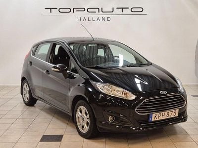 Svart Begagnad 2015 Ford Fiesta Titanium Halvkombi | 54 900 kr (Marknadspris)