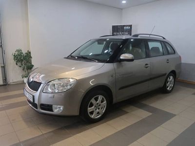 begagnad Skoda Fabia Kombi 1.2 (69hk) Välvårdad-Lågamil