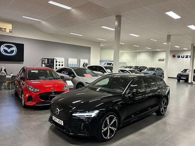 Svart Begagnad 2022 Volvo V60 R-Design Kombi | 449 900 kr