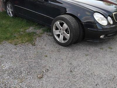 Mercedes E320