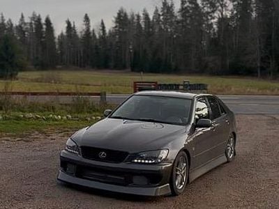 Begagnad 2000 Lexus IS200 | 74 000 kr