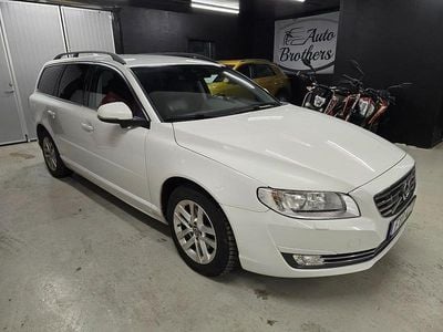 Vit Begagnad 2015 Volvo V70 Momentum Kombi | 145 000 kr (Marknadspris)
