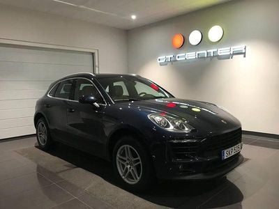 Night blue metallic/beige läder Begagnad 2017 Porsche Macan SUV | 299 000 kr (Lite dyr)