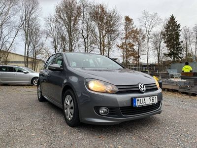 begagnad VW Golf 5-dörrar 1.6 TDI Design Style P-Värmare Lågm