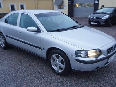 Grå Begagnad 2003 Volvo S60 Sedan | 59 900 kr (Lite dyr)