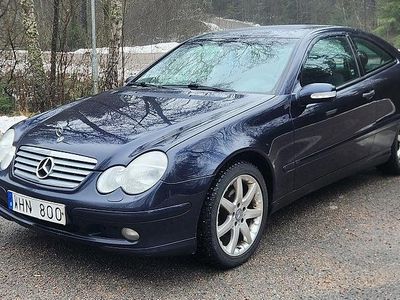 Begagnad Mercedes C180 143 HK (105 kW) 2003 Blå