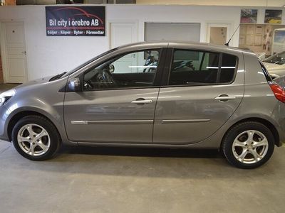 begagnad Renault Clio 1.2 (75hk) 1-Ägare / Låga Mil / AUX-ingång Nys