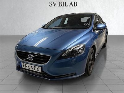 Blå Begagnad 2015 Volvo V40 Halvkombi | 109 900 kr (Marknadspris)