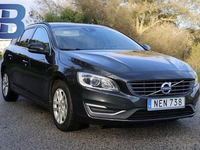 Grå Begagnad 2016 Volvo V60 Momentum Kombi | 164 900 kr (Marknadspris)
