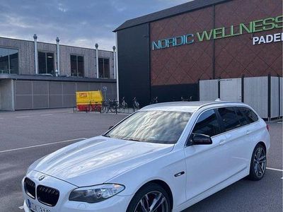 Begagnad BMW 520 M Sport 184 HK (135 kW) 2011 Vit Kombi