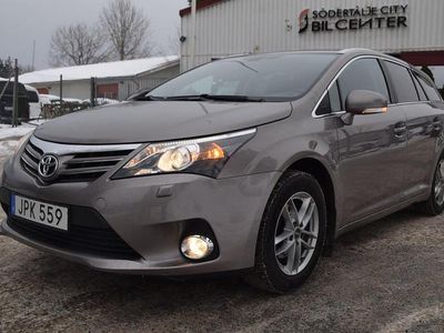 Begagnad Toyota Avensis Edition 147 HK (108 kW) 2014 Brun Kombi