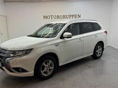Begagnad Mitsubishi Outlander 203 HK (149 kW) 2017 Vit SUV