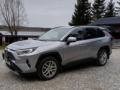 Begagnad Toyota RAV4 Hybrid Executive 222 HK (163 kW) 2022 SUV