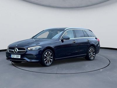Mörkblå Begagnad 2022 Mercedes C300e Kombi | 379 900 kr (Marknadspris)