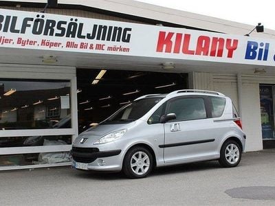 Begagnad Peugeot 1007 73 HK (53 kW) 2005 Ljusgrå Minibuss