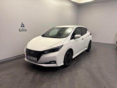 Vit Begagnad 2023 Nissan Leaf N-Connecta Halvkombi | 189 000 kr (Marknadspris)
