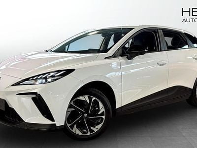 Begagnad MG MG4 EV 125 kW (170 HK) 2024 Vit Halvkombi