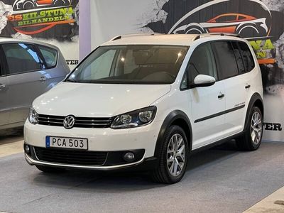 begagnad VW Touran Cross 1.4 TSI SPORT DSG AUTOMAT 7-SITS DRAG NY BESIKTAD NY