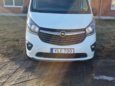 Begagnad Opel Vivaro 125 HK (91 kW) 2017 Minibuss