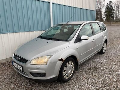 begagnad Ford Focus Kombi 1.8 / 976:- skatt, Drag, SOV Hjul, BES