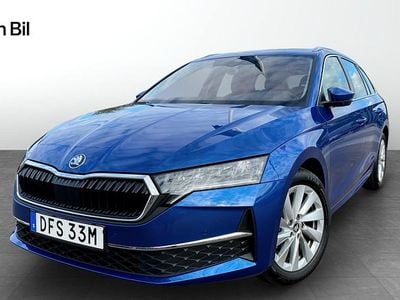 Blå Begagnad 2024 Skoda Octavia Selection Kombi | 309 900 kr (Marknadspris)