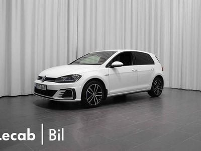 Begagnad VW Golf VII GTE 150 HK (110 kW) 2020 Pure white Kombi