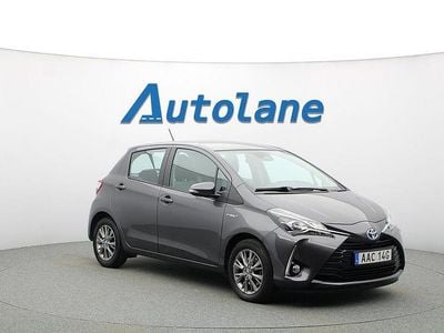 Mörkgrå Begagnad 2019 Toyota Yaris Hybrid Halvkombi | 189 900 kr (Marknadspris)