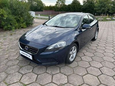 Blå Begagnad 2013 Volvo V40 Kombi | 94 000 kr (Marknadspris)