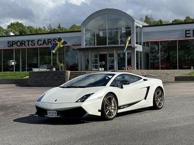 Begagnad Lamborghini Gallardo 570 HK (419 kW) 2010 Vit Sportkupé