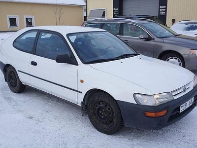 Vit Begagnad 1995 Toyota Corolla Halvkombi | 19 900 kr