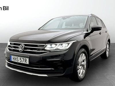 Svart Begagnad 2023 VW Tiguan Elegance SUV | 329 900 kr (Marknadspris)