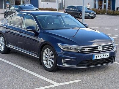 Begagnad VW Passat GTE 218 HK (160 kW) 2018 Atlantic blue metallic