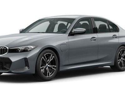 Grå Begagnad 2024 BMW 330e Comfort Edition Sedan | 640 700 kr