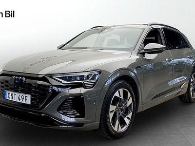 Begagnad Audi e-tron S-Line 300 kW (408 HK) 2023 Grå SUV