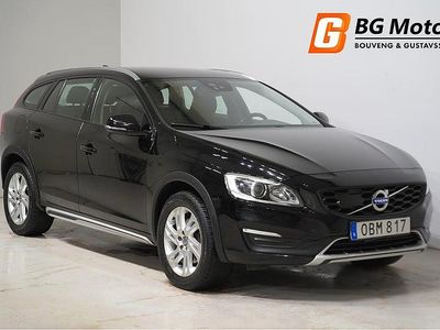 Svart (black solid stone) Begagnad 2016 Volvo V60 CC Momentum Kombi | 109 900 kr (Lite dyr)
